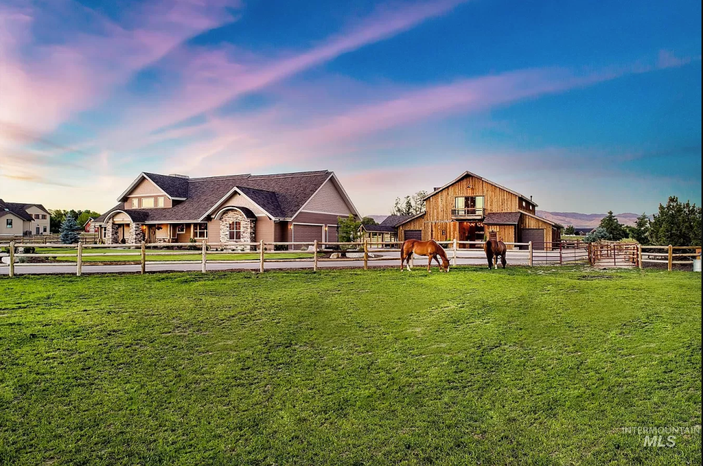 Pole Barn With Living Quarters | Hansen Pole Buildings